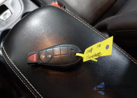 2014 Jeep Cherokee Latitude z USA, uszkodzony, nr VIN 1C4PJMCB5EW200571